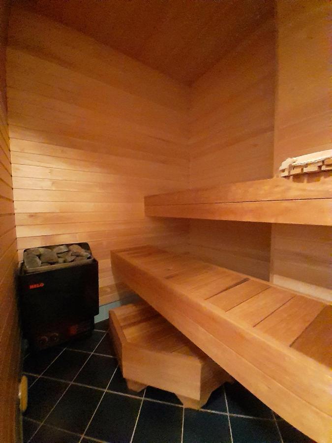 Отель Kuelalistemaja Kukruse Residents Кохтла-Ярве Экстерьер фото